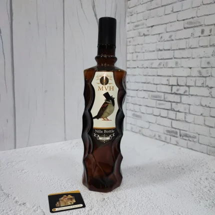 بطری-اب-نیلا-تیره